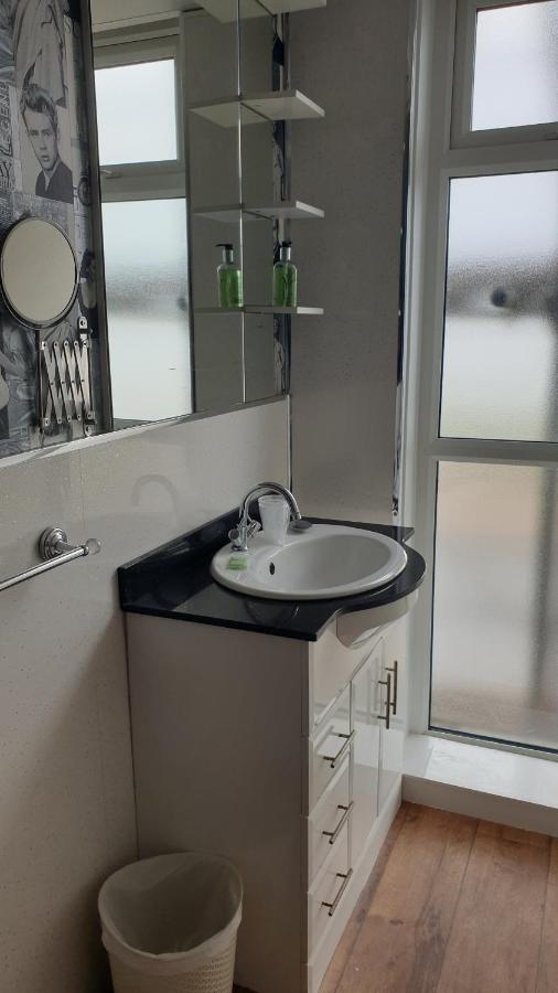 Hotel242 Блекпул Екстериор снимка