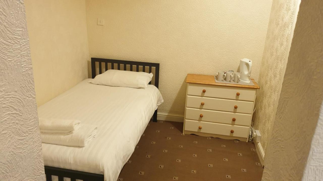 Hotel242 Блекпул Екстериор снимка